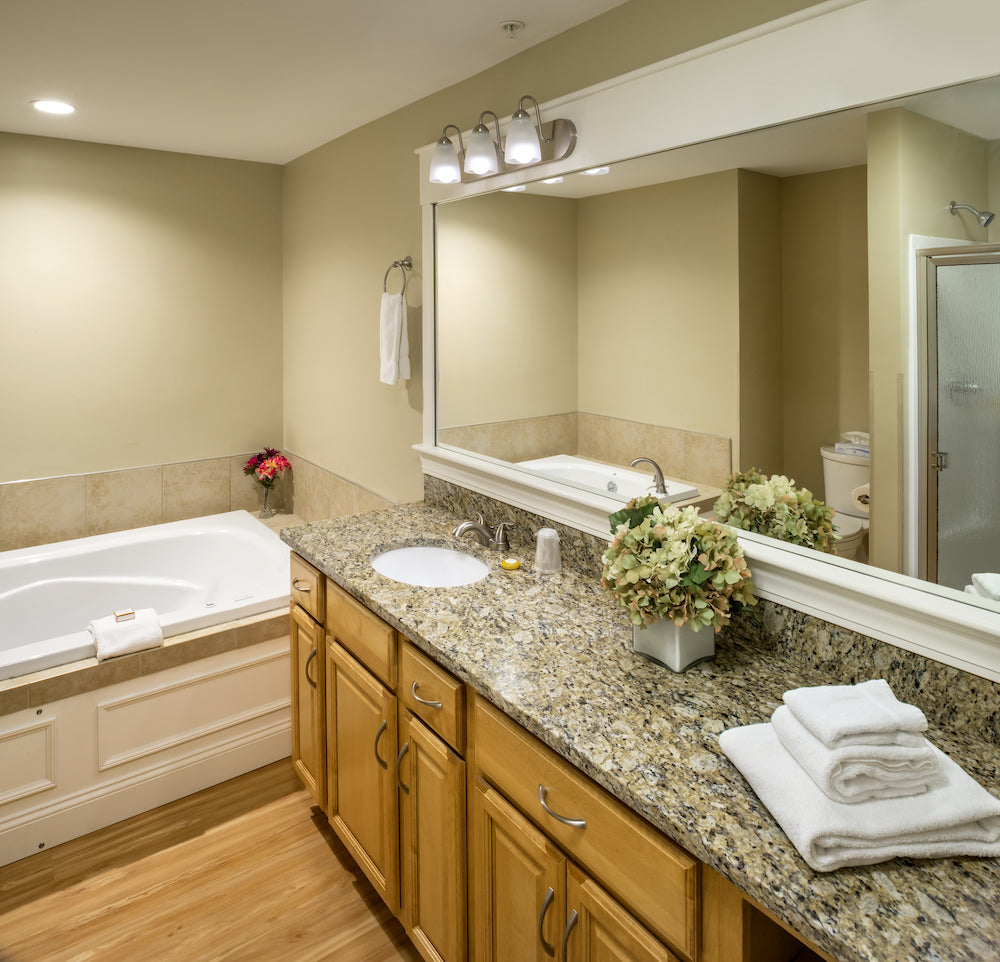 Steele Hill Resort - 2 Nights Weekend in a 1 Bedroom Unit